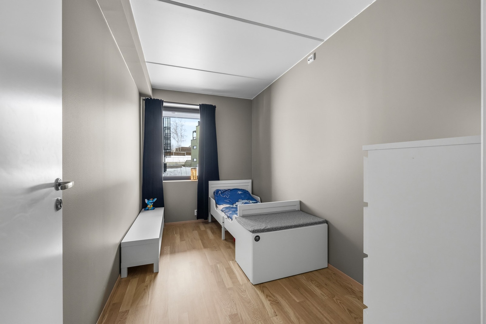 Det andre soverommet egner seg godt som barnerom, gjesterom eller kontor etter behov. Galleribilde