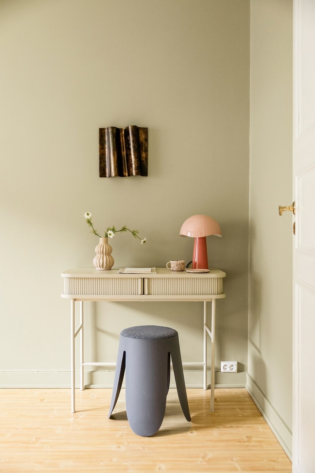 Soverom nummer to passer godt som barnerom, gjesterom eller hjemmekontor. Galleribilde