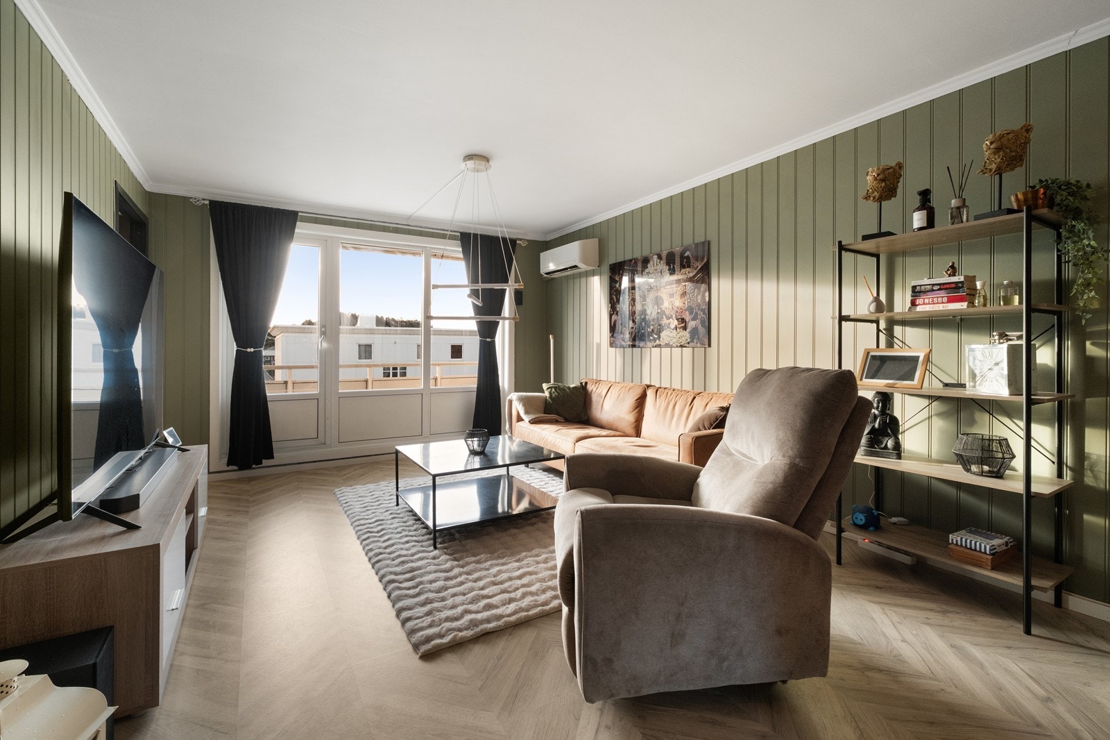 Fra stuen har man utgang til sørvestvendt balkong. Galleribilde