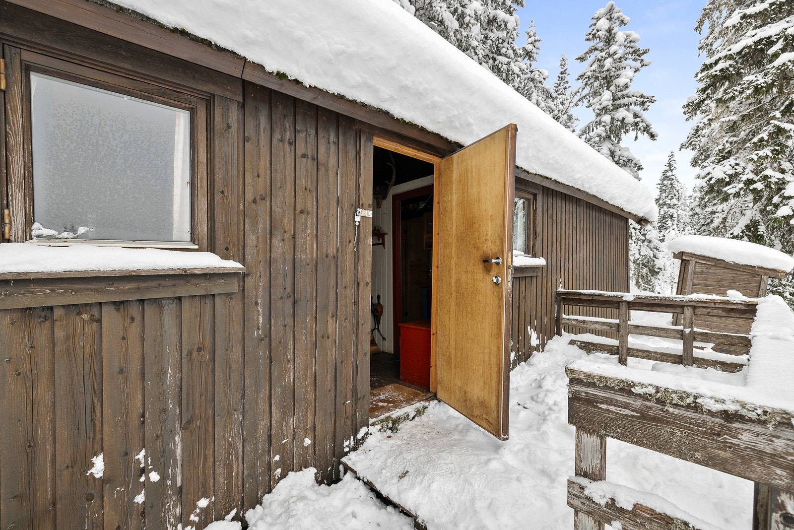 La oss ta en tur inn i denne sjarmerende koia! Galleribilde