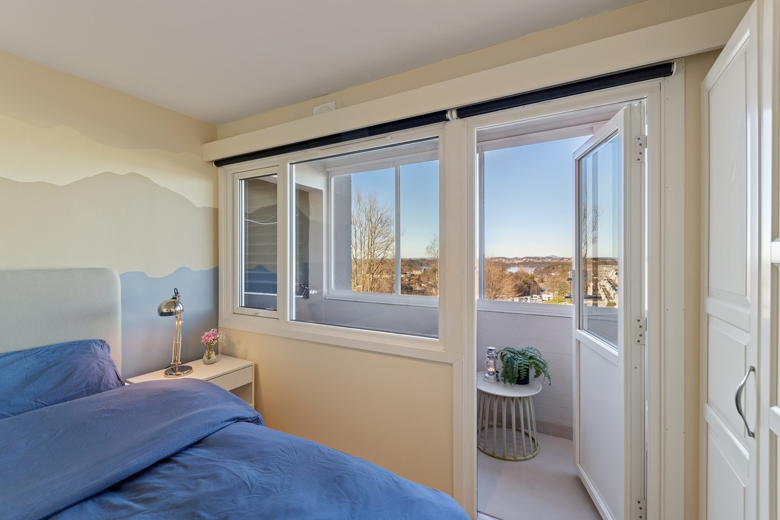 Her har man utgang til leilighetens andre balkong. Galleribilde