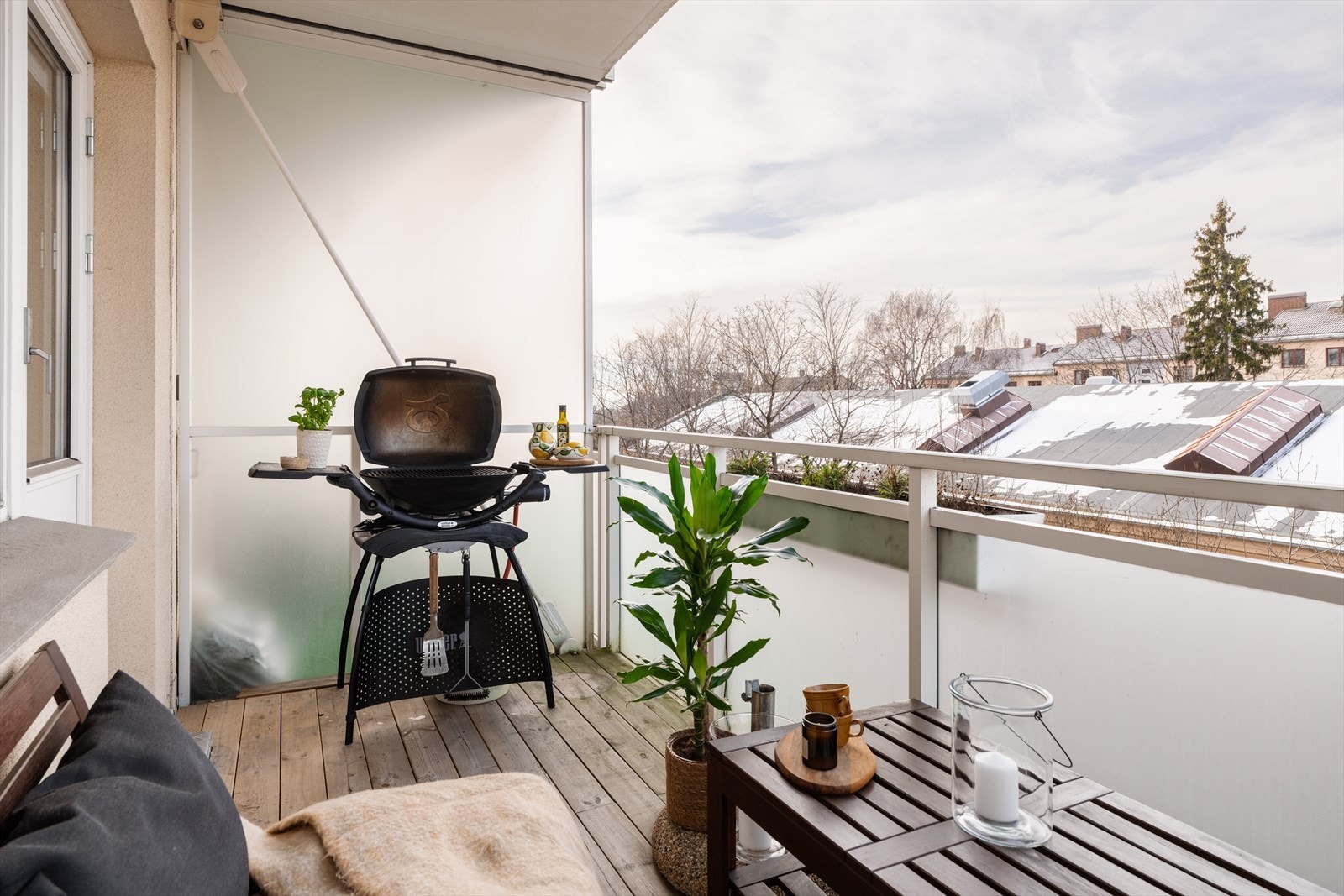 Det er tillatt med elektrisk grill eller gassgrill på balkongen. Galleribilde