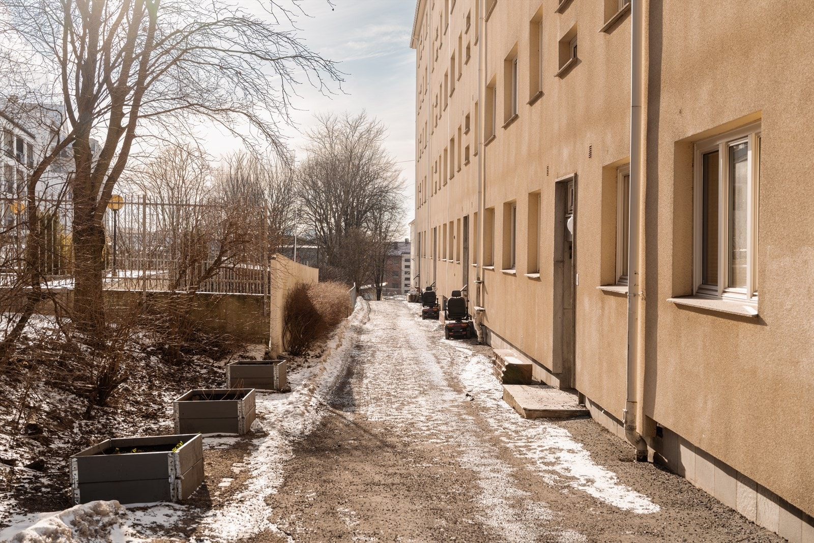 Inngangspartiet er på baksiden av bygget. Galleribilde