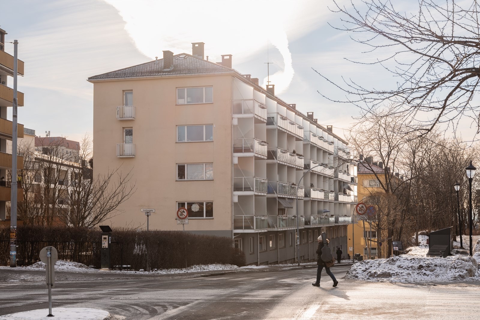 Ole Bulls gate 23A har en attraktiv beliggenhet på Torshov, i et rolig og tilbaketrukket boligområde med kort vei til byens mange tilbud. Galleribilde