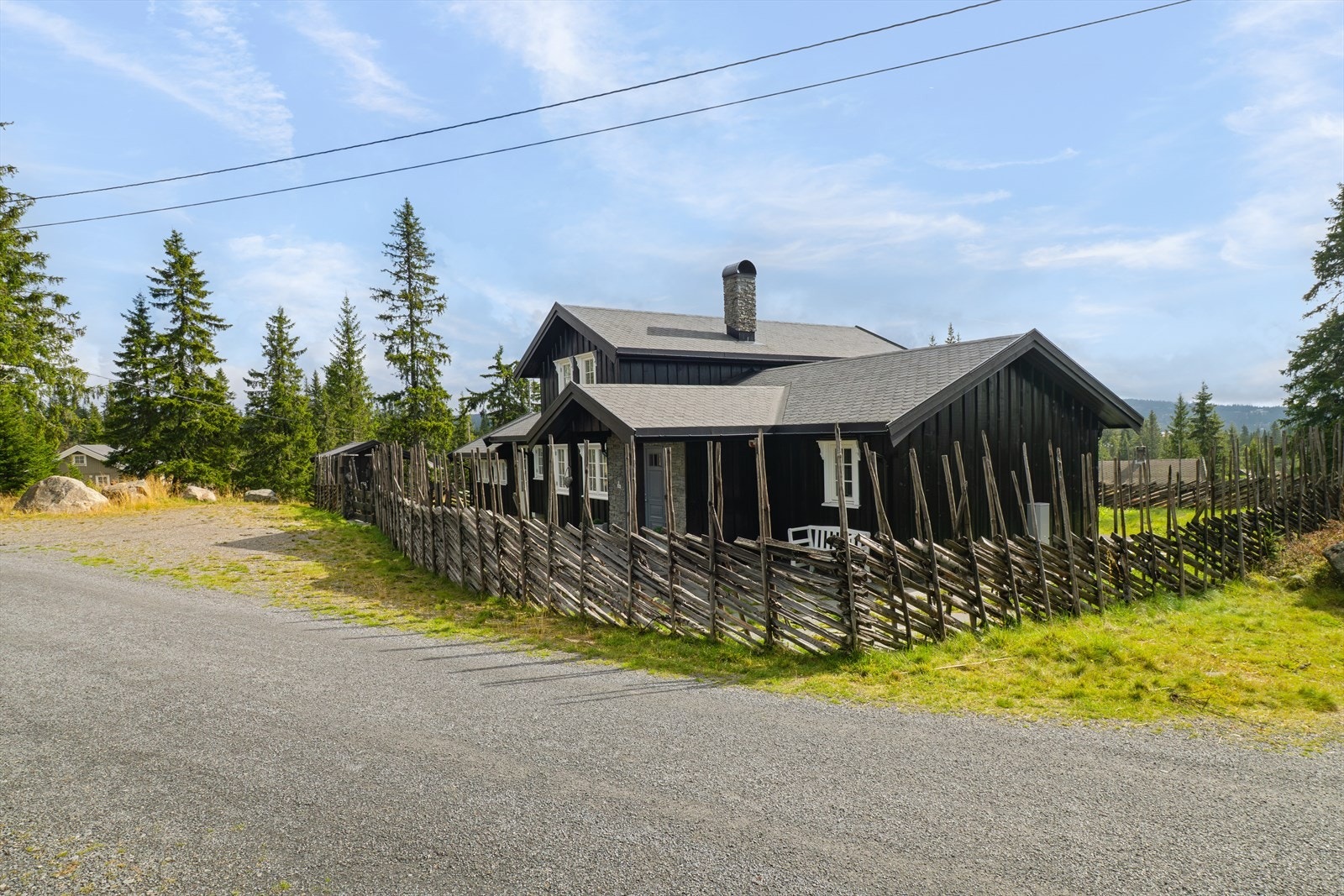 Parkering ved hytta. Galleribilde