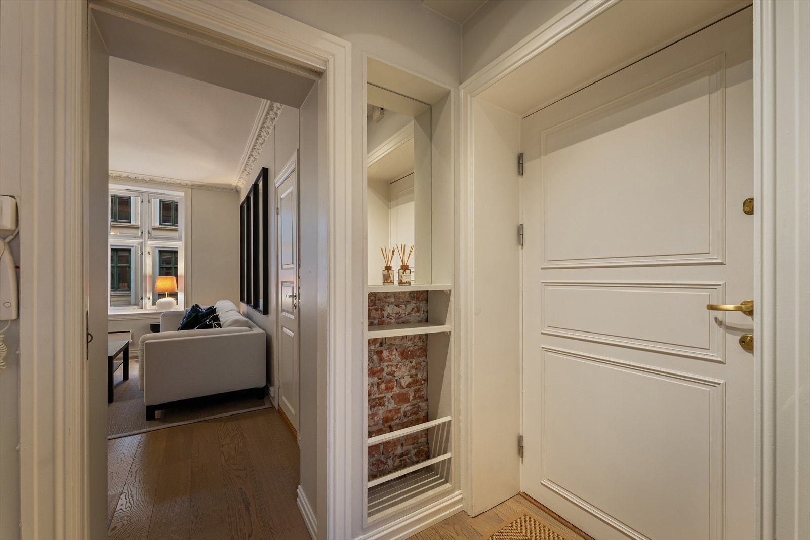 Entré. Galleribilde