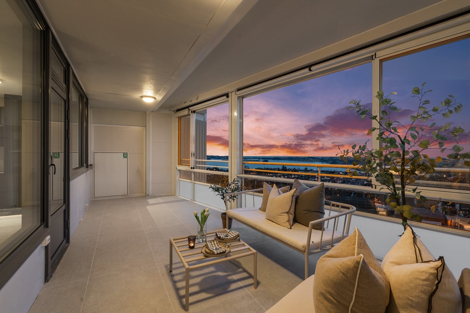 Jernalderveien 53A ligger i et veletablert område på Madlamark, og har en attraktiv og etterspurt beliggenhet. Galleribilde