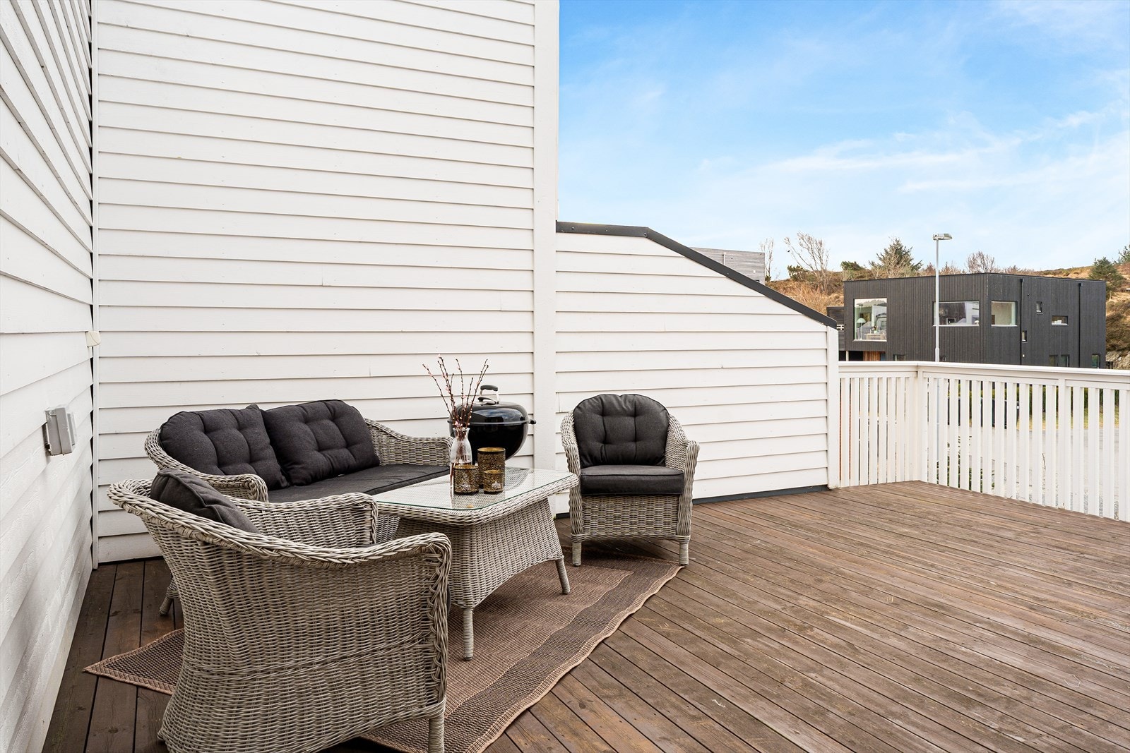 Gode møbleringsmuligheter med god plass til hagemøbler Galleribilde