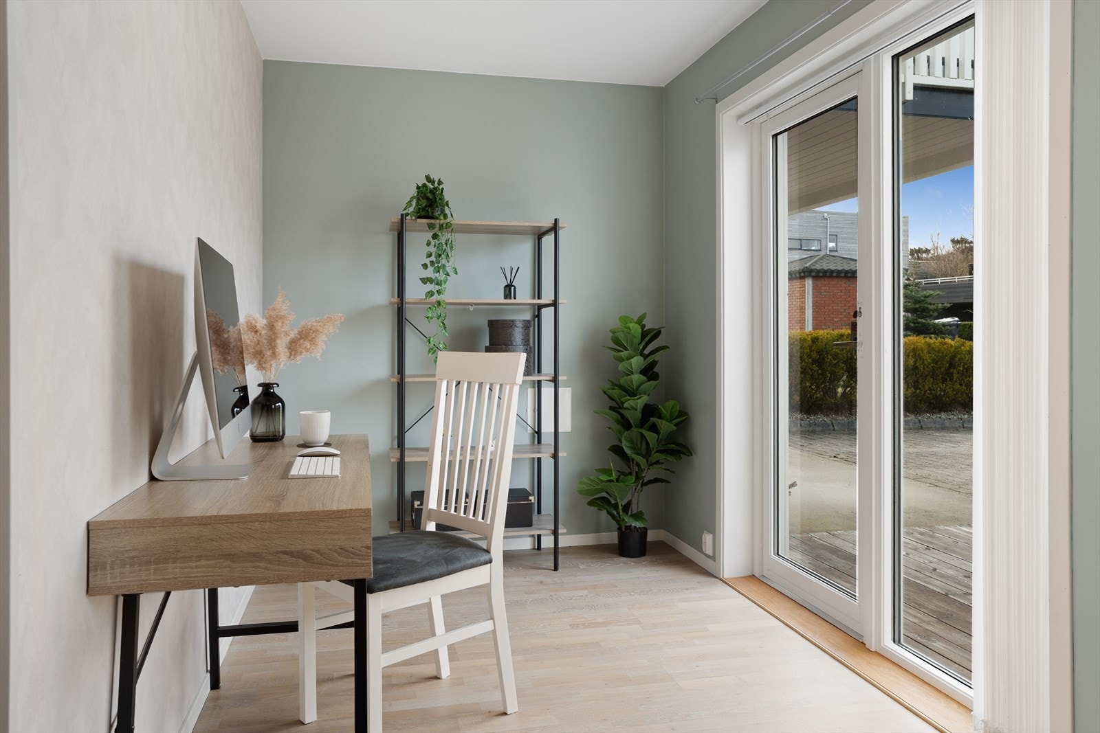 Soverom nr. 4 med skyvedører ut til stor terrasse Galleribilde