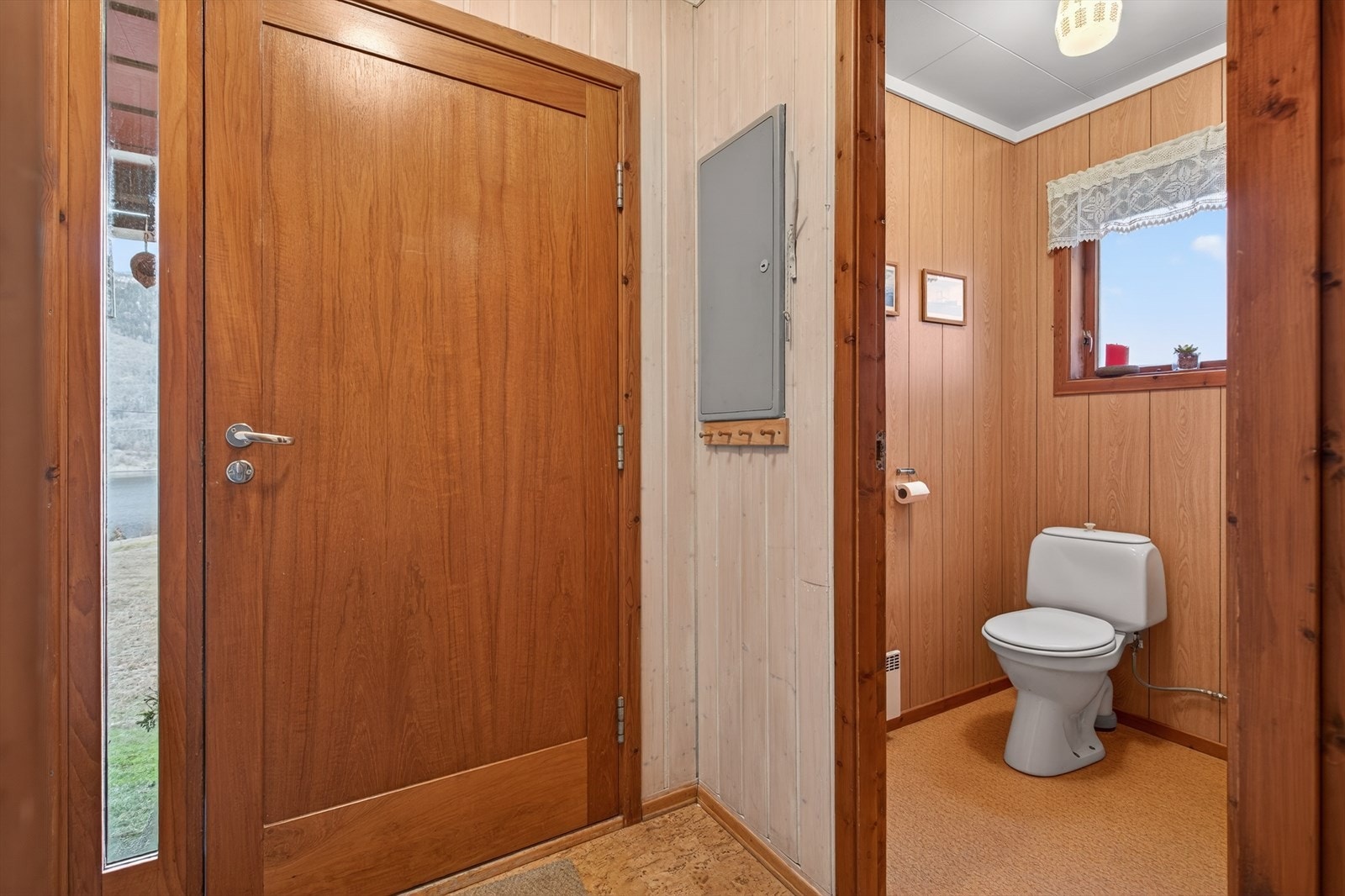 Entré og gjestetoalett Galleribilde