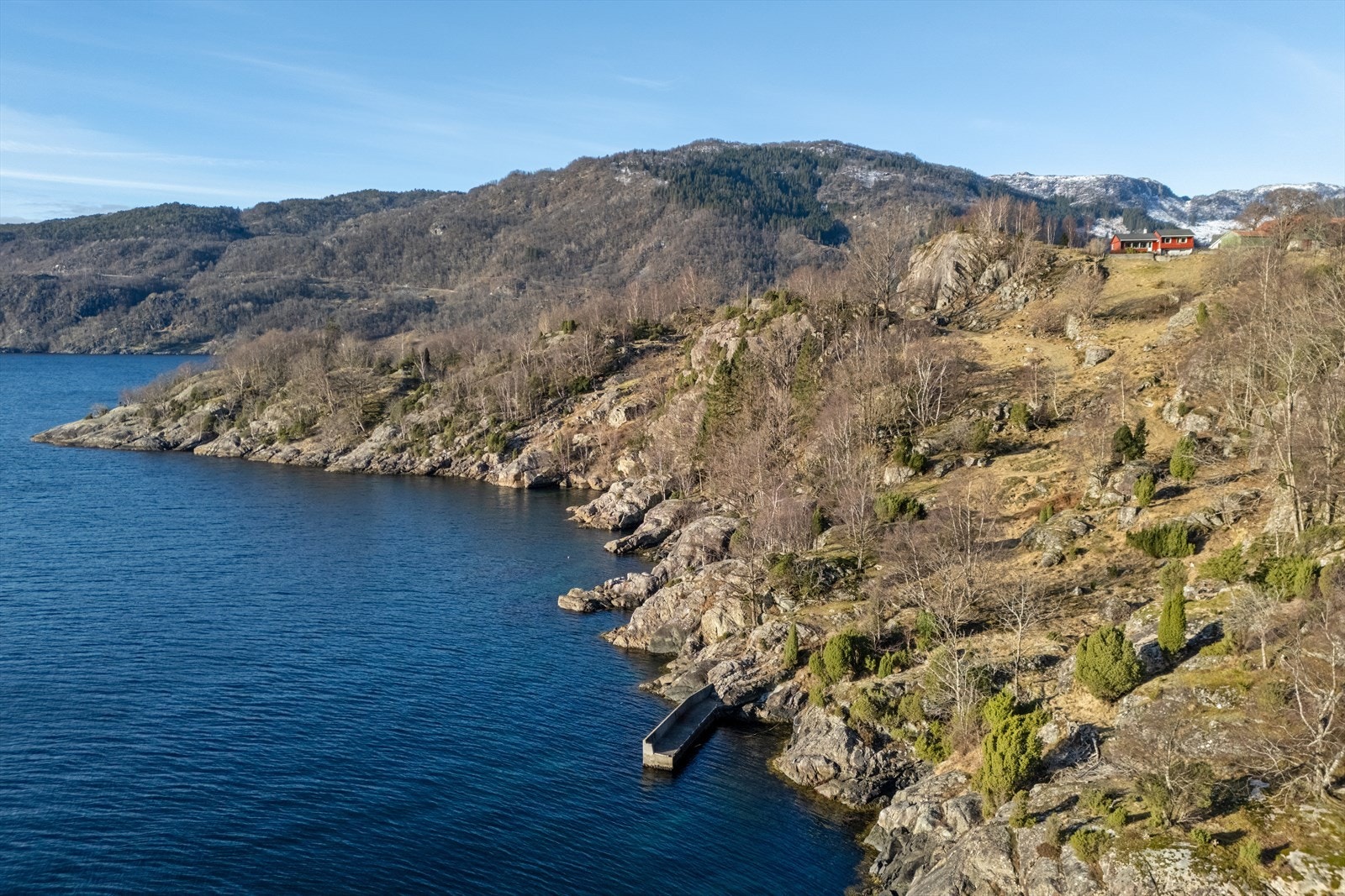 Støpt molo ved sjøen Galleribilde