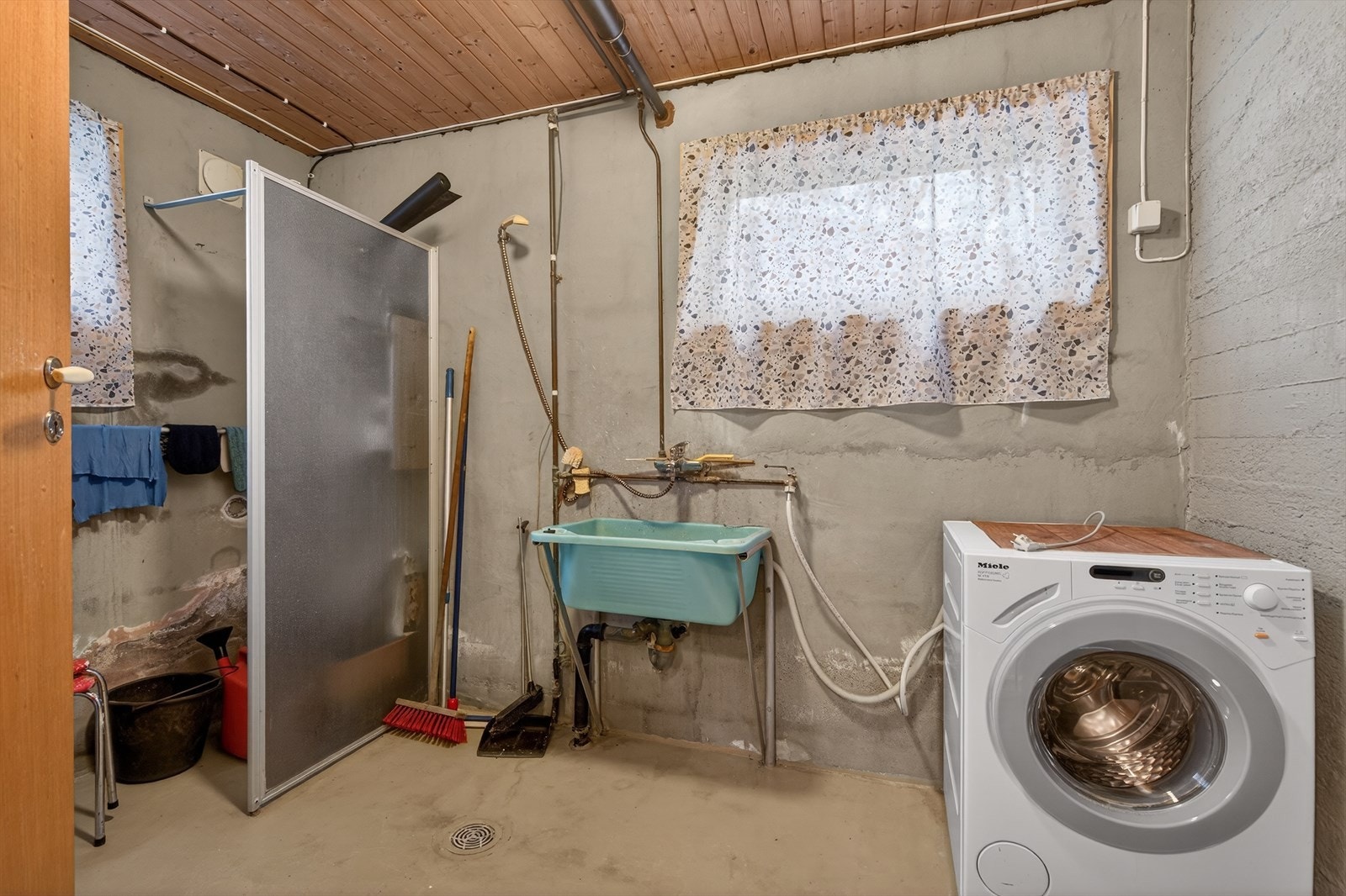Vaskerom i kjeller Galleribilde