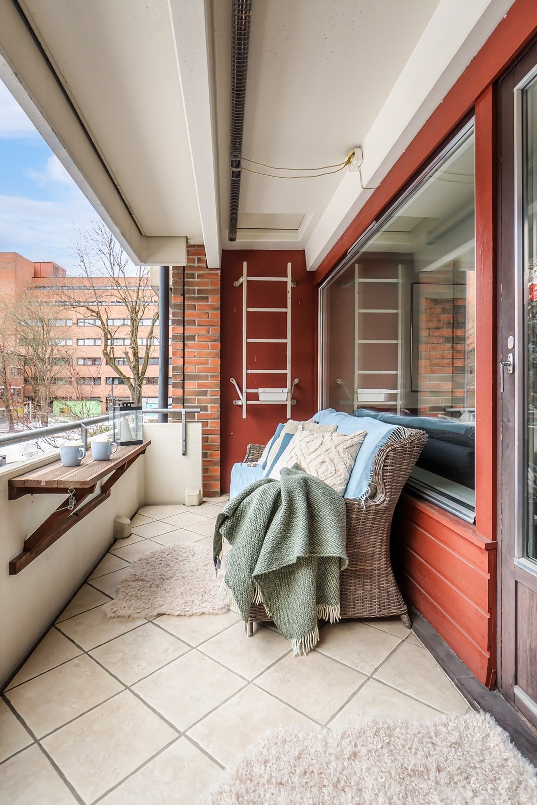 Her har du god plass til eget utemøblement. Galleribilde