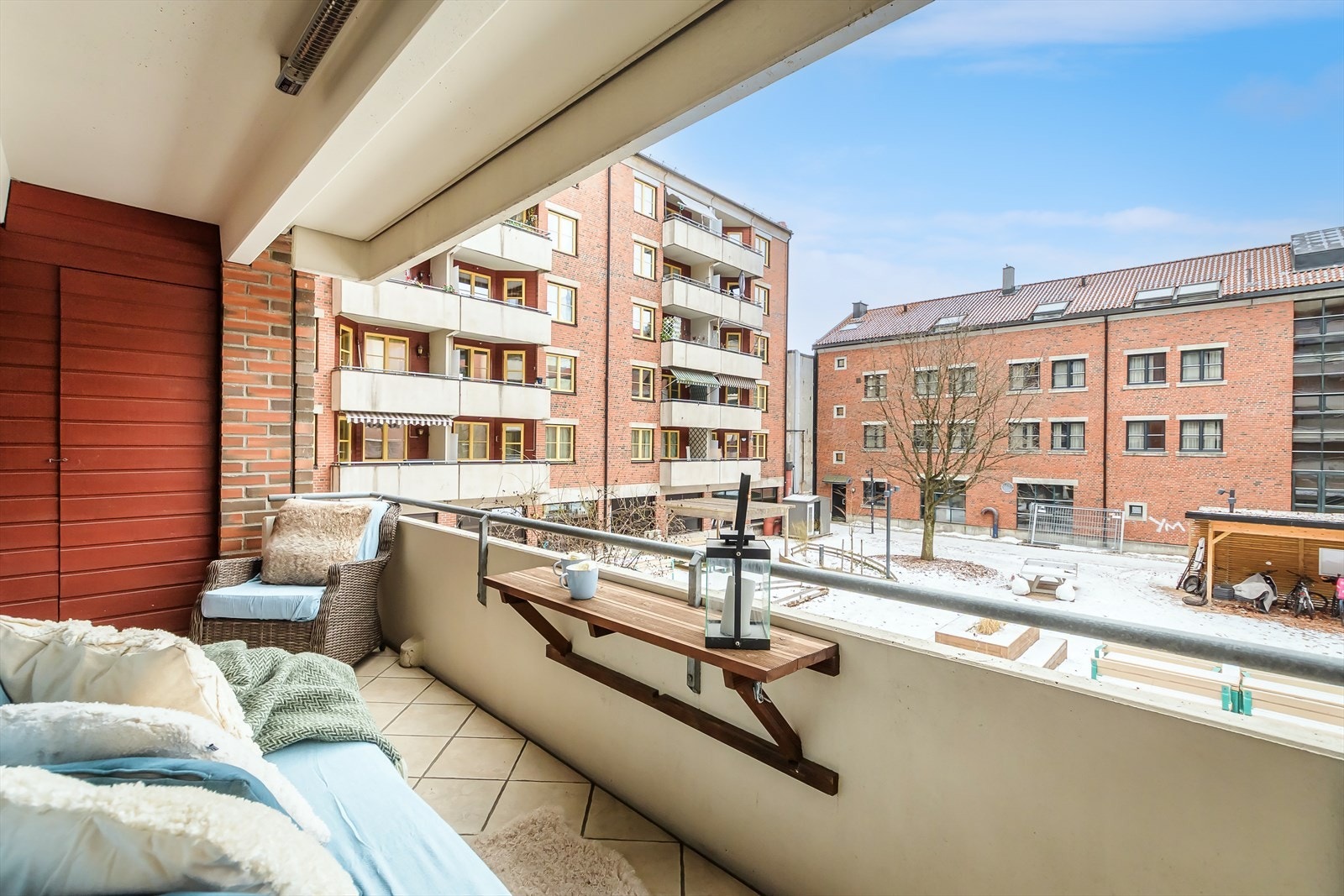 Balkongen er på ca. 8 kvm, og ligger vendt mot rolige fellesområder. Galleribilde