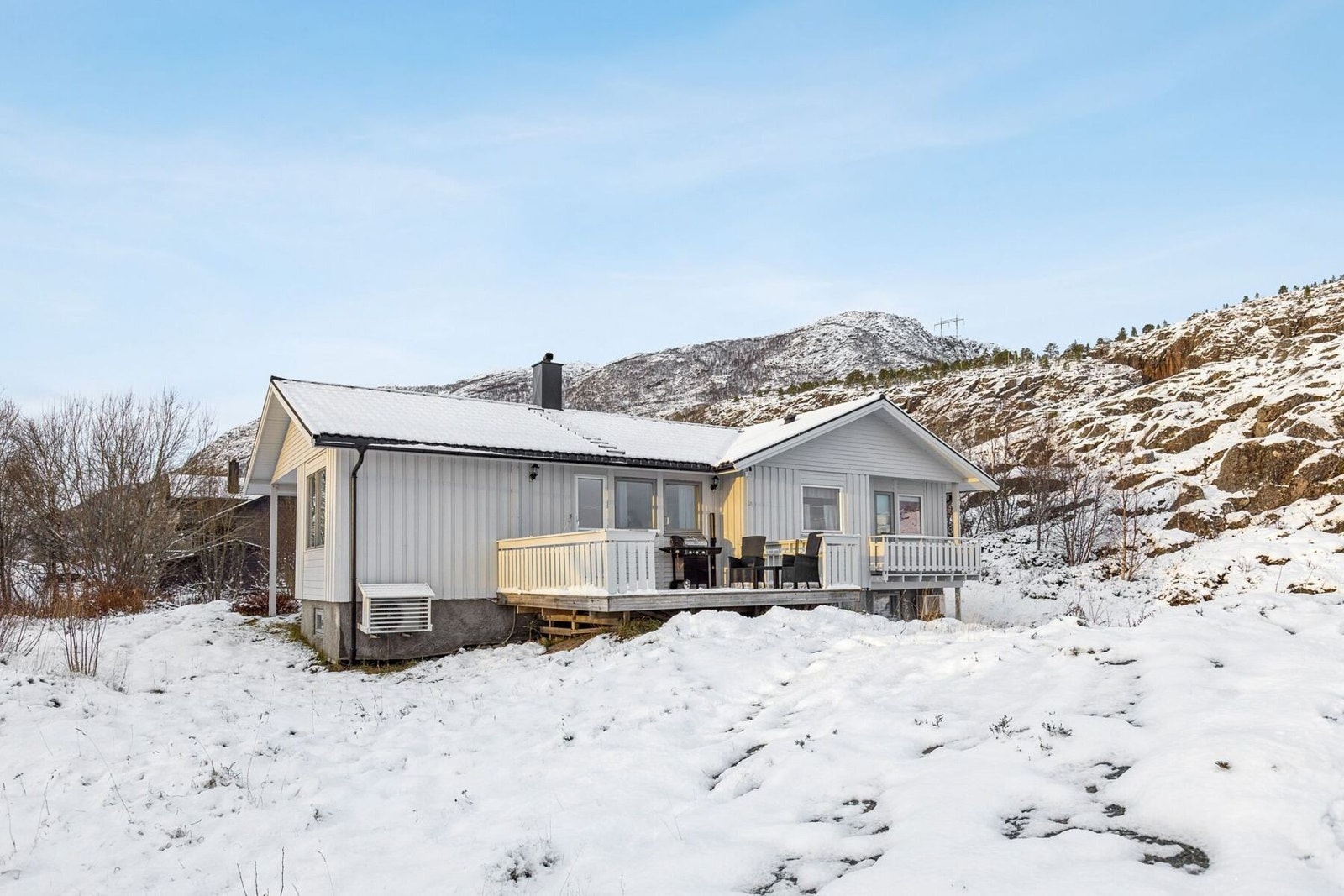 EIE Harstad v/megler Vetle Larsen har gleden av å presentere Øvre Kalvollen 9.
Foto: EFKT Galleribilde