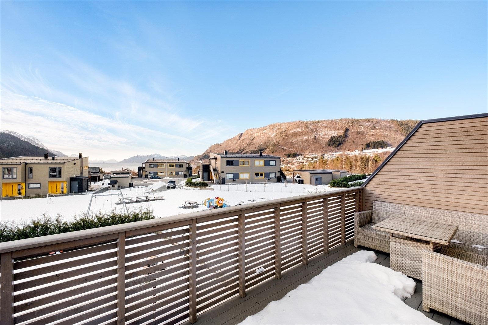 Vestvendt veranda med gode solforhold Galleribilde