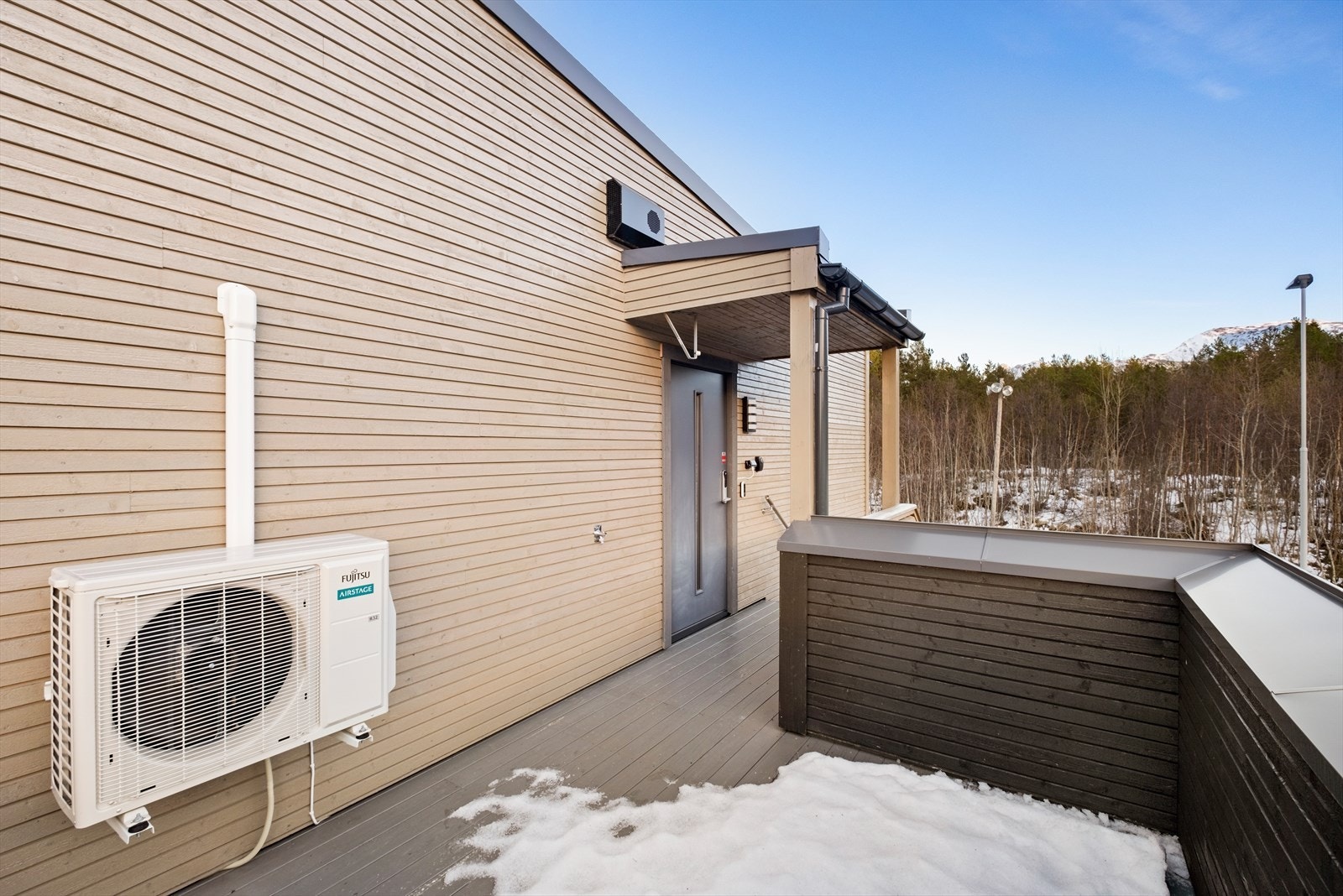 Balkong ved inngangspartiet Galleribilde