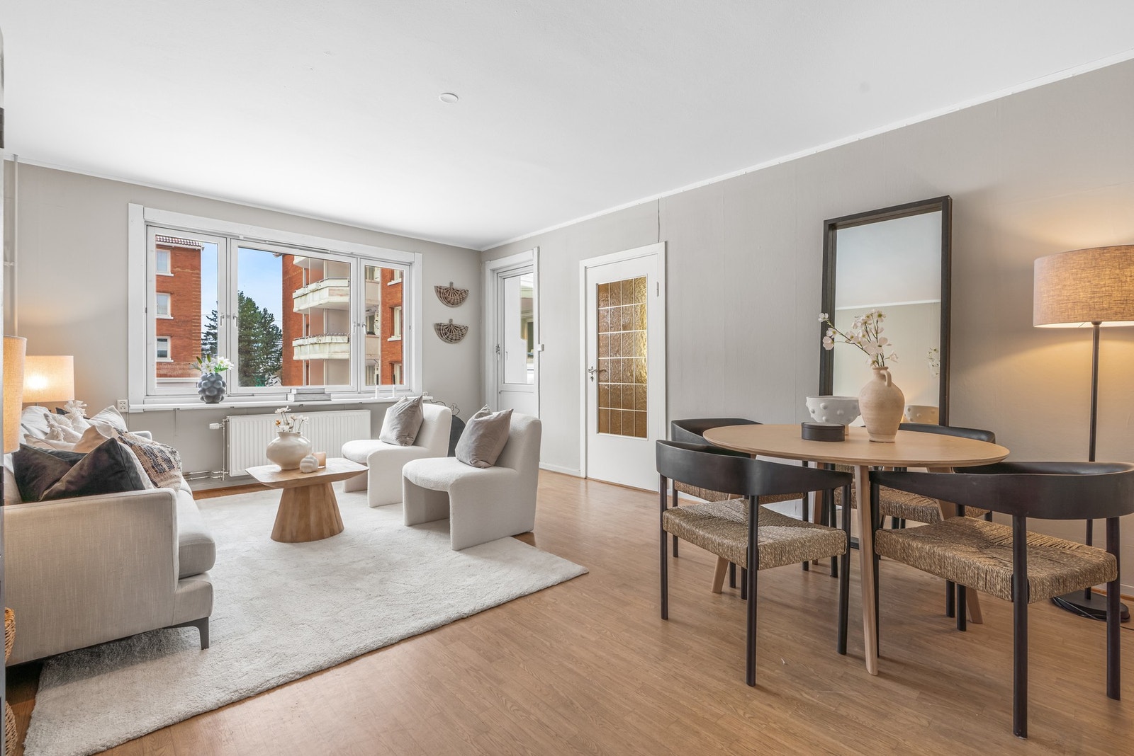 PrivatMegleren Primera ved Christian Echevarria-Ruden har gleden av å presentere Radarveien 40! (Foto Oh Shots) Galleribilde