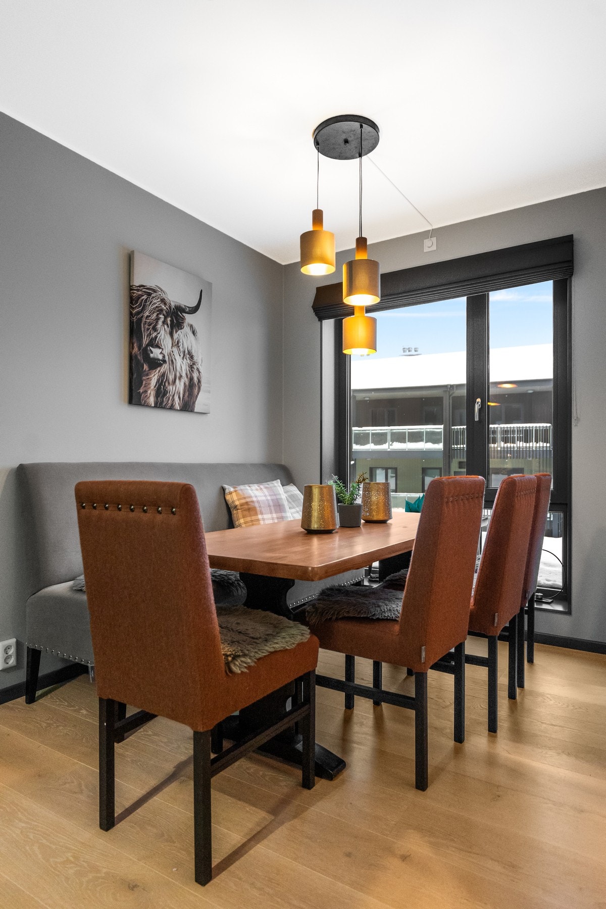 Fra spisestuen kan god mat og flott utsikt nytes. Galleribilde