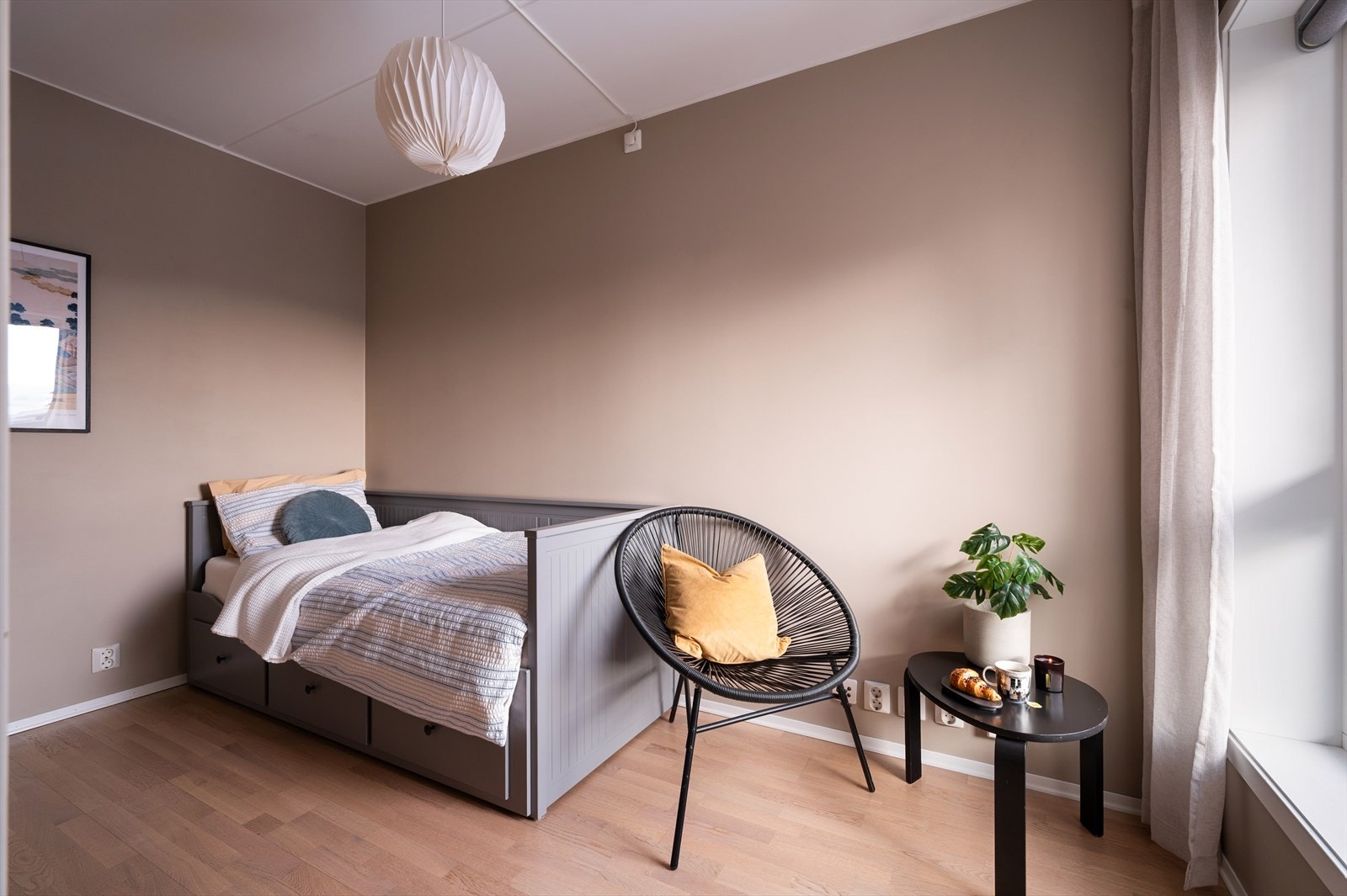 Soverom to passer utmerket til gjesterom, barnerom eller kontor - alt etter eget behov. Galleribilde