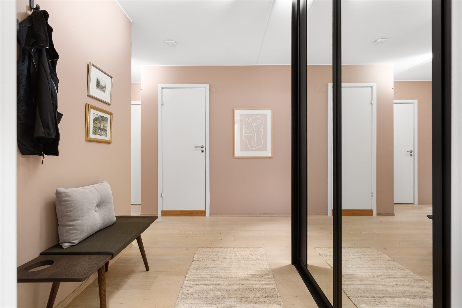 Fra gangen er det adkomst til baderommet. Galleribilde