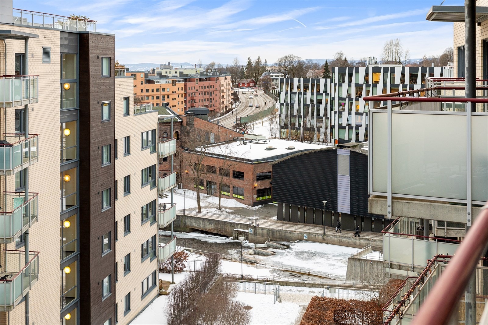 Solsiden har Nydalens beste beliggenhet med Akerselva som nærmeste nabo. Galleribilde