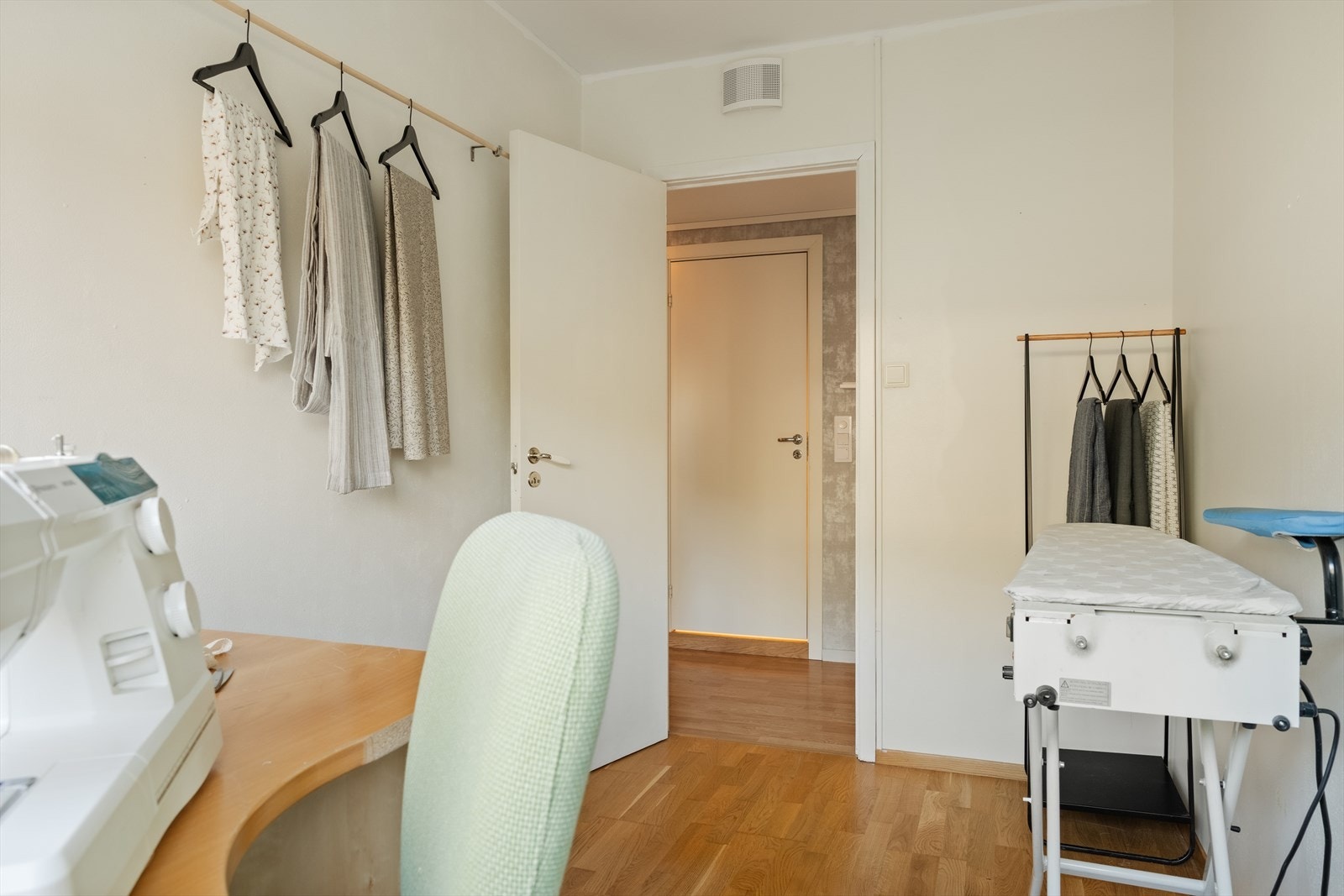 Kan enkelt tilpasses som kontor, hobbyrom eller soverom Galleribilde