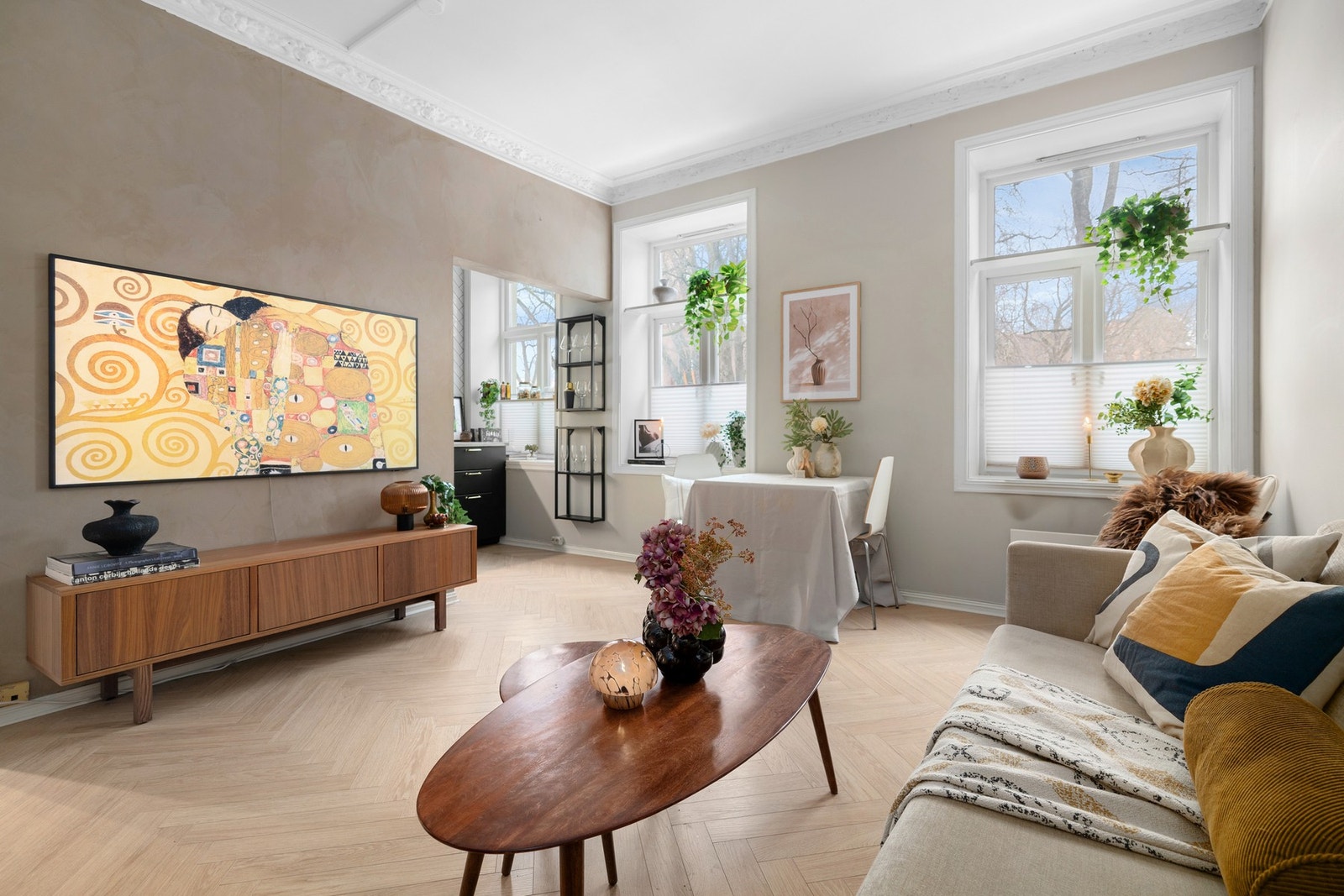 En stor, lys og fin 2-roms leilighet med god standard. Galleribilde