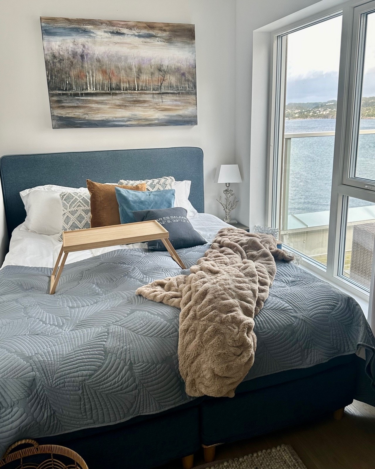 Soverom nummer to er også innredet med dobbeltseng. Galleribilde