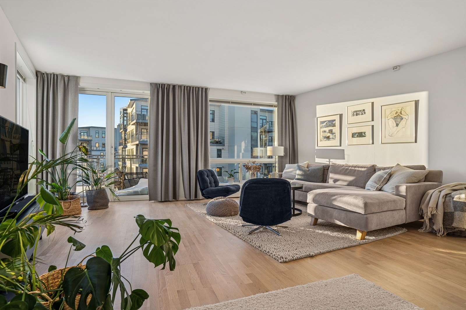 Herfra har du også utgang til en solrik vestvendt balkong Galleribilde