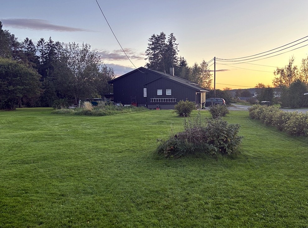 Selgers egne bilder: Naturskjønne omgivelser med umiddelbar nærhet til turstier og rekreasjon. Galleribilde