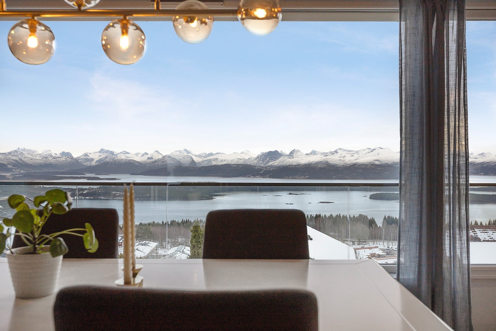 Utsikt fra spisestuen. Galleribilde