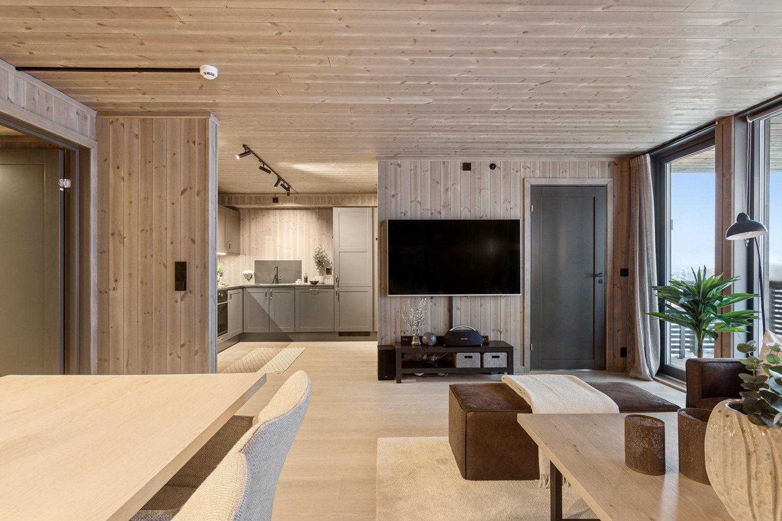 Vannbåren gulvvarme i stue/kjøkken som gir god komfort gjennom hele året. Galleribilde