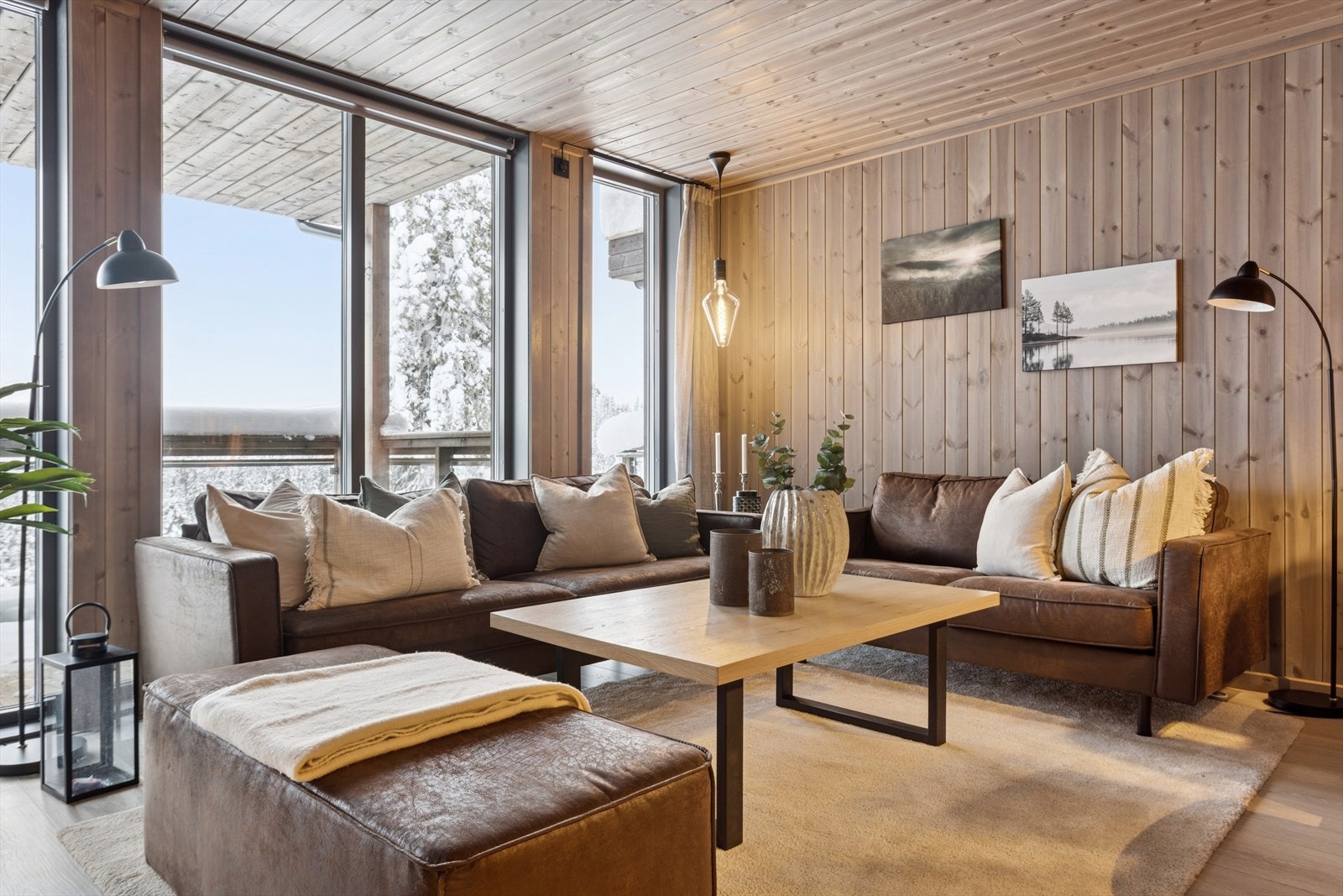 De store vindusflatene gir deg den optimale romfølelsen. Galleribilde