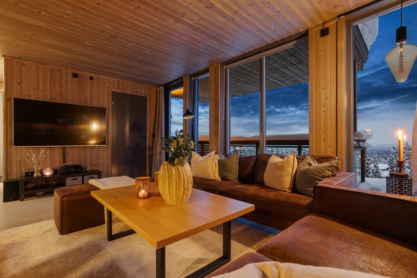 Blåtimen er ekstra magisk på fjellet! Galleribilde