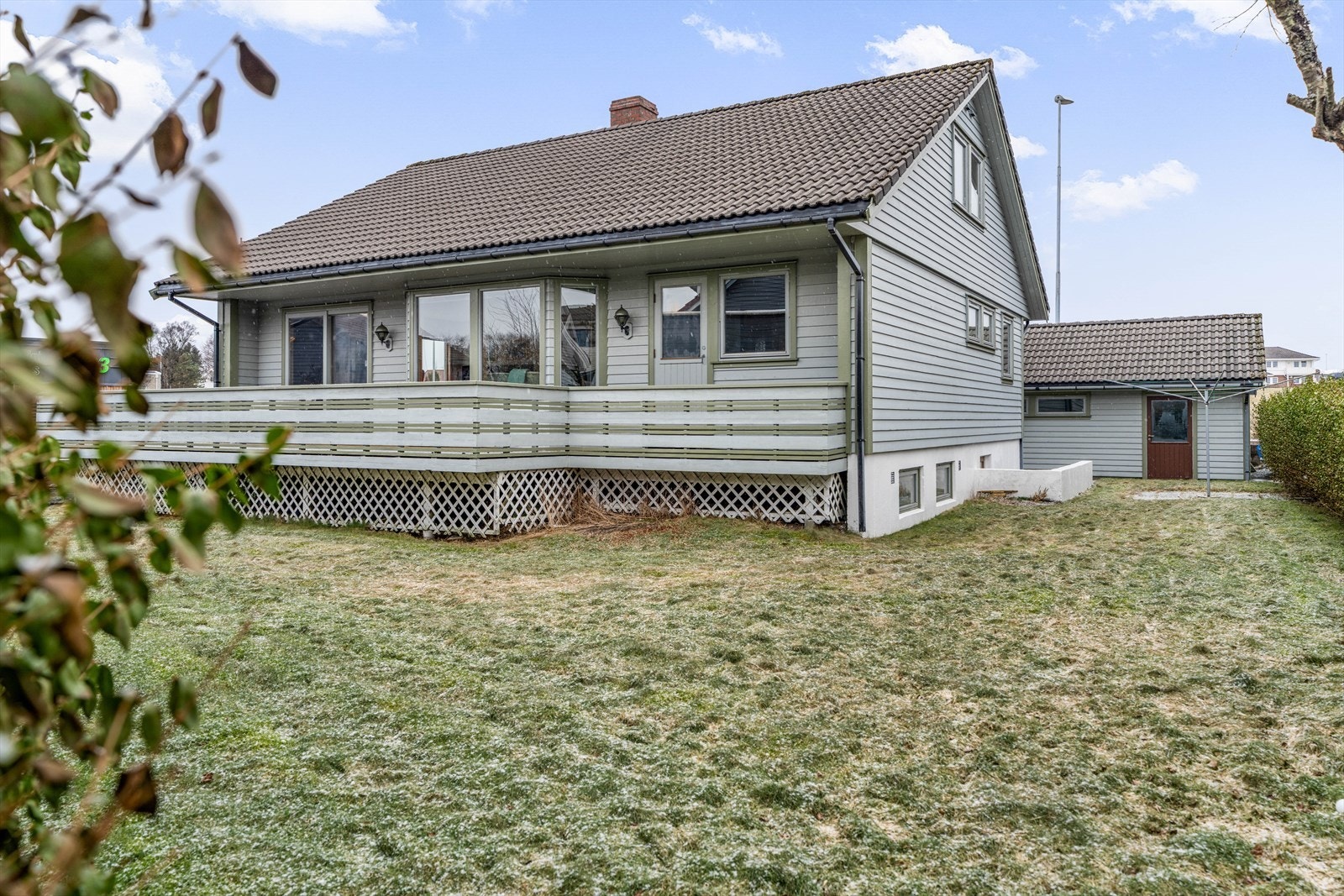 I barnevennlig og etablert boligområde på Randaberg. Nær Randaberg sentrum, skole, barnehager, butikker m.m. Galleribilde