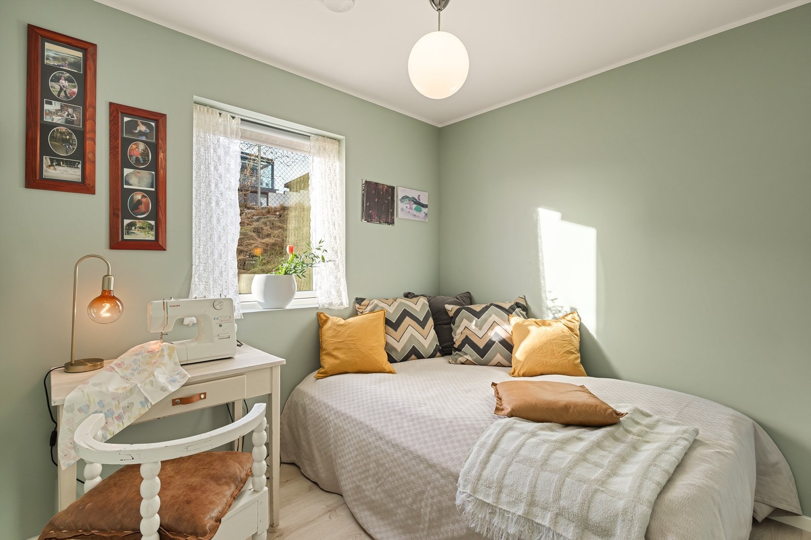 Soverom nr. 3. Disse to soverommene er målt til 6,2 m² og 6,3 m². Galleribilde