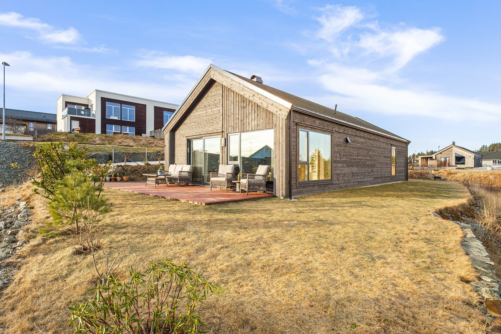 Eneboligen er fra 2021 og er oppført på ett plan. Galleribilde