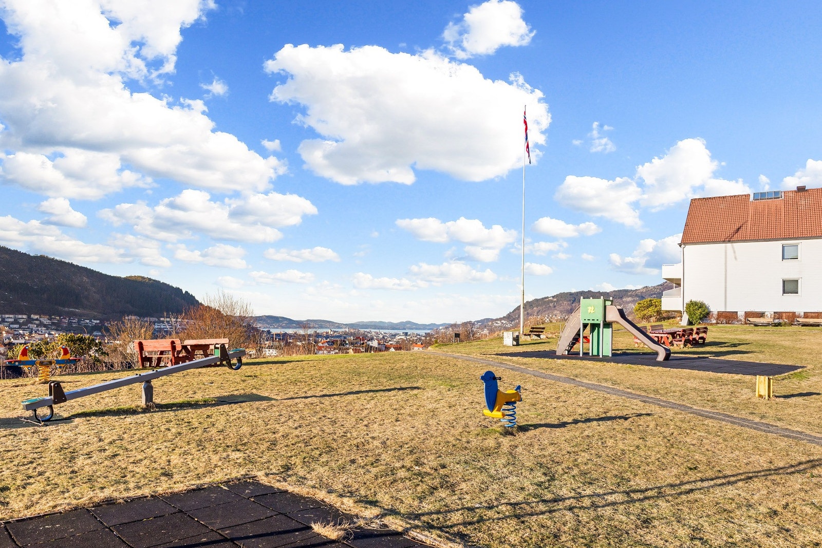 Det er også lekeplass for de små. Galleribilde