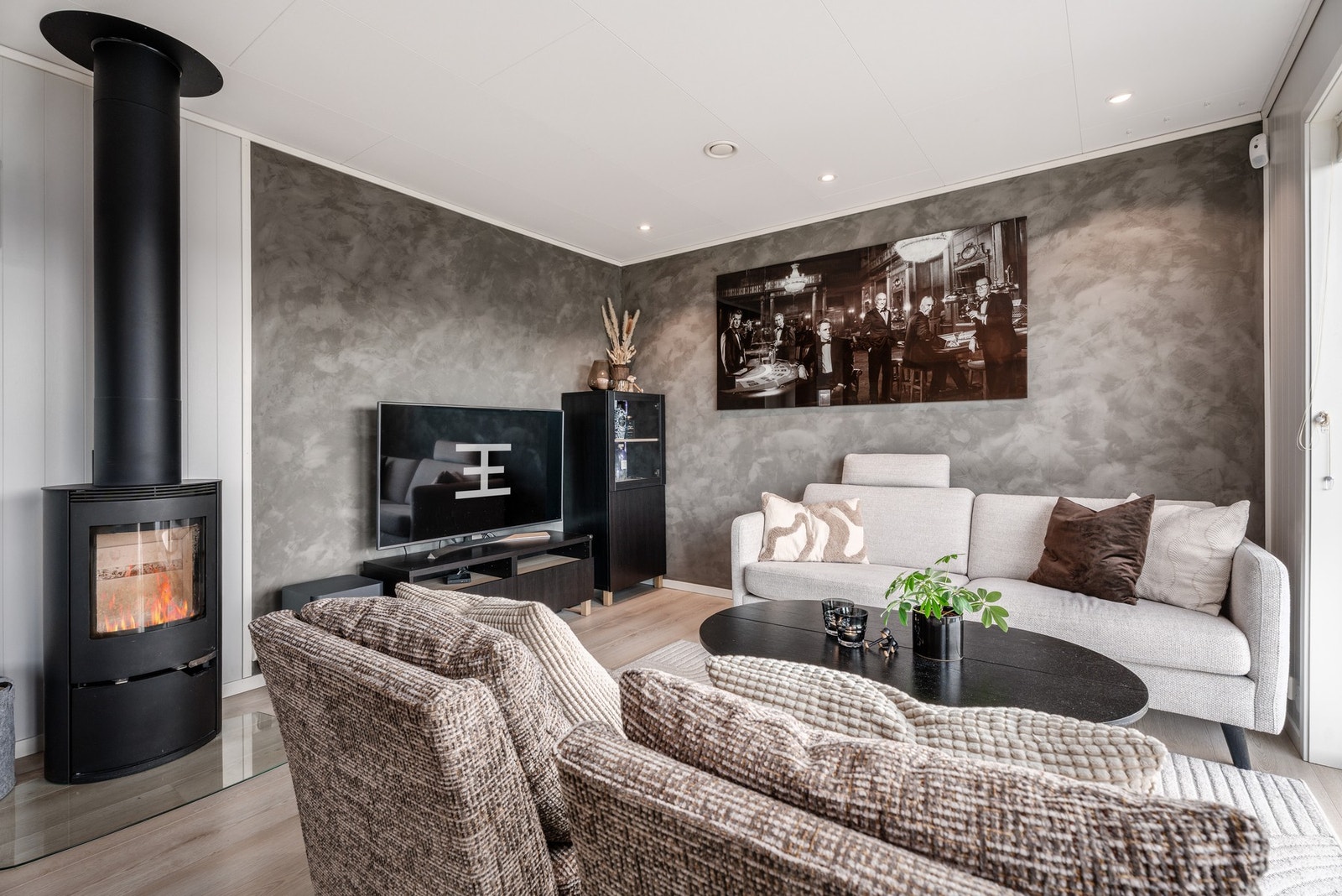 Romslig stue med fleksible og gode møbleringsmuligheter. Galleribilde