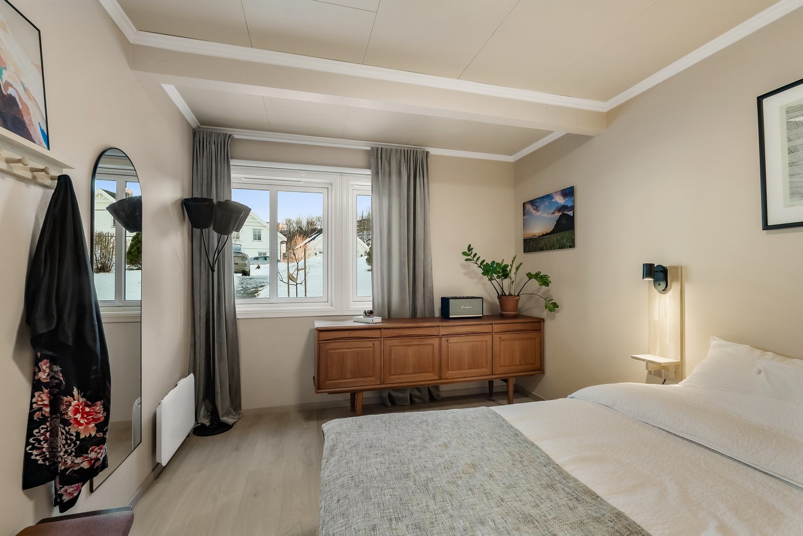 Hovedsoverom malt i tidsriktige fargevalg Galleribilde