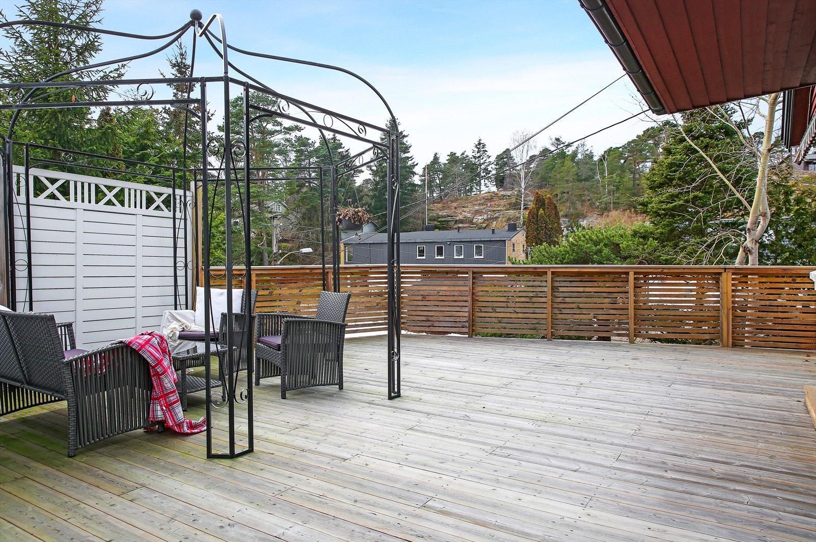 Sydvendt veranda bygget i 2014 Galleribilde