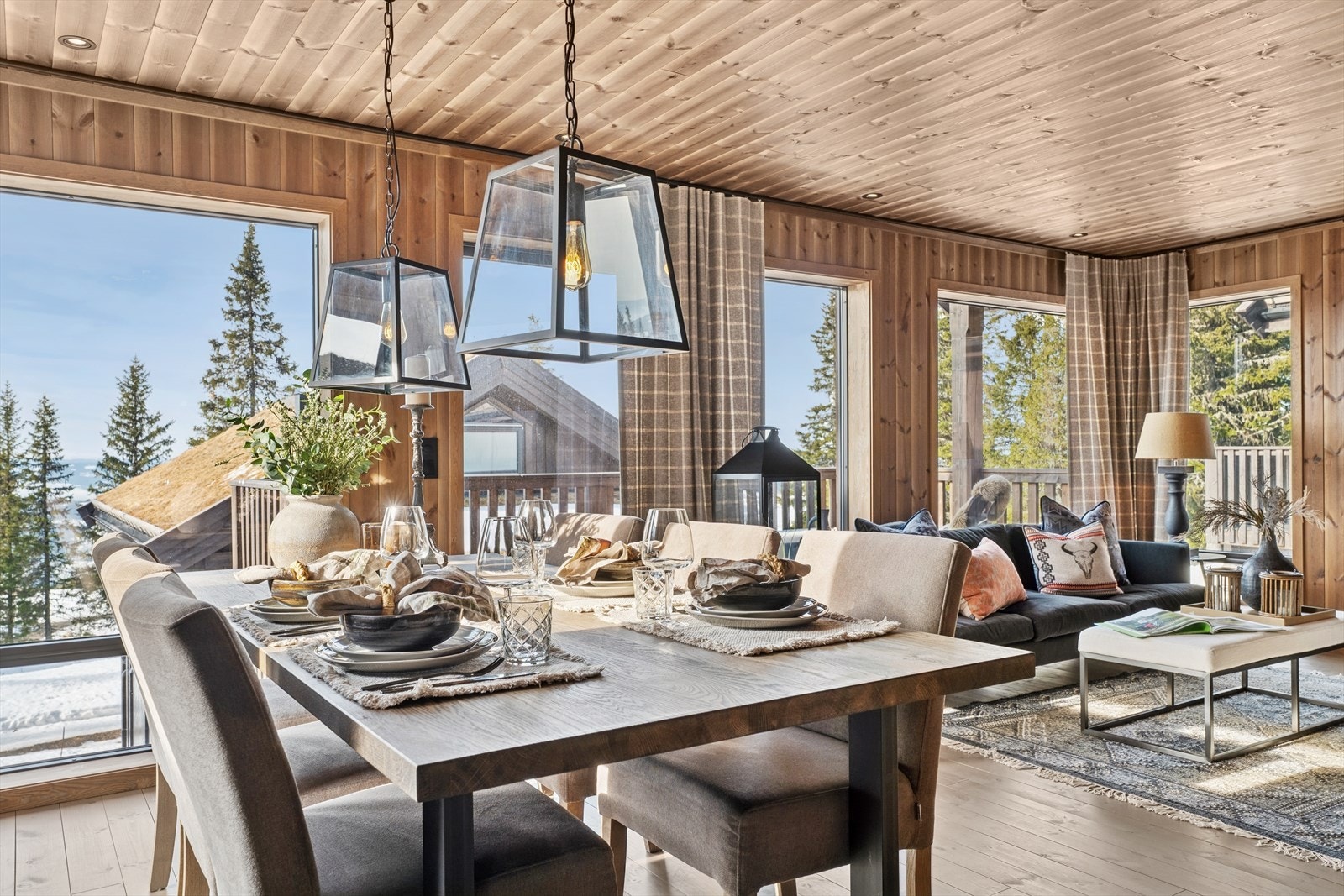 Lekker hytte med stilrent uttrykk fra 2019. Galleribilde