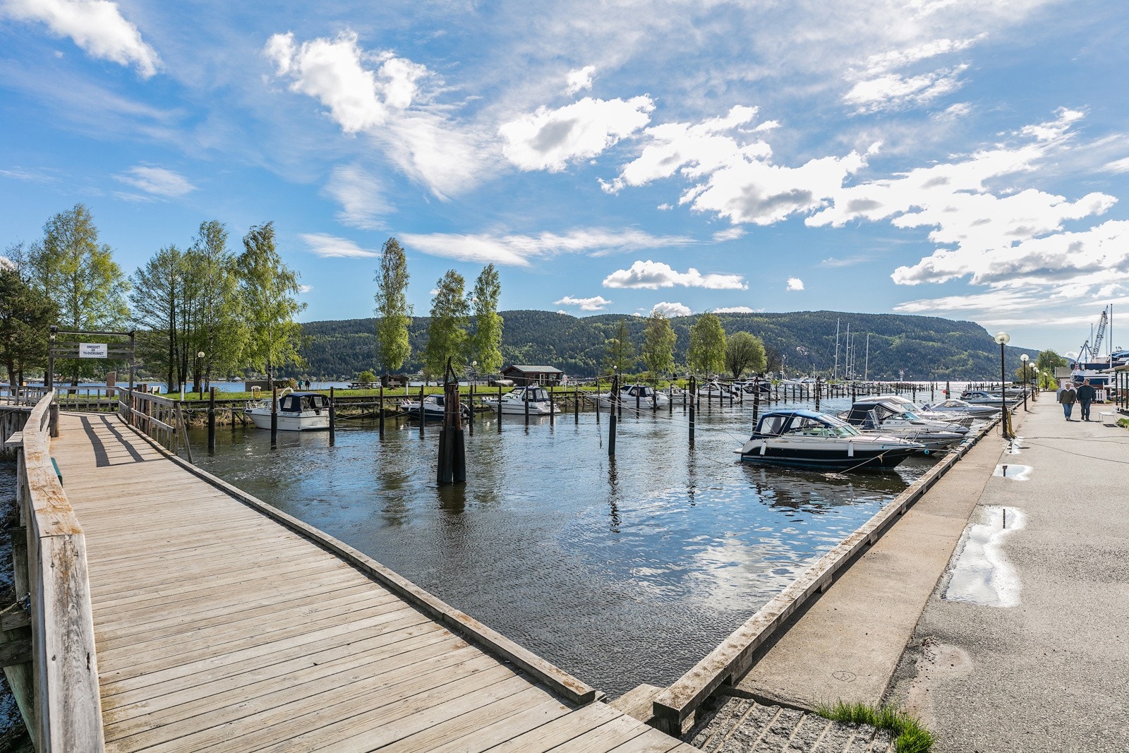 Båthavn ved fjorden Galleribilde