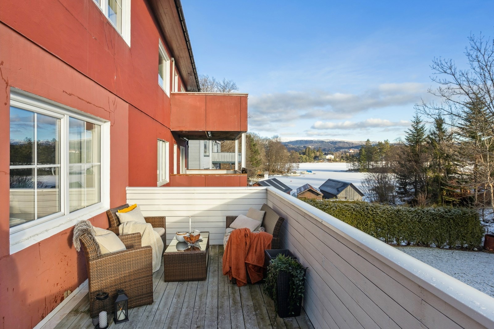 Fra stuen er det adkomst til en romslig balkong på hele 23,5 m². Galleribilde