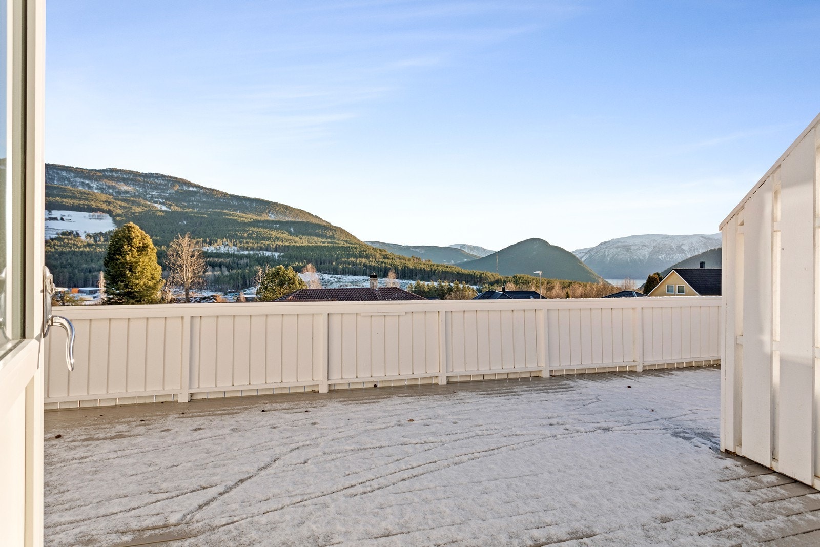 Utsikt frå terrassen! Galleribilde