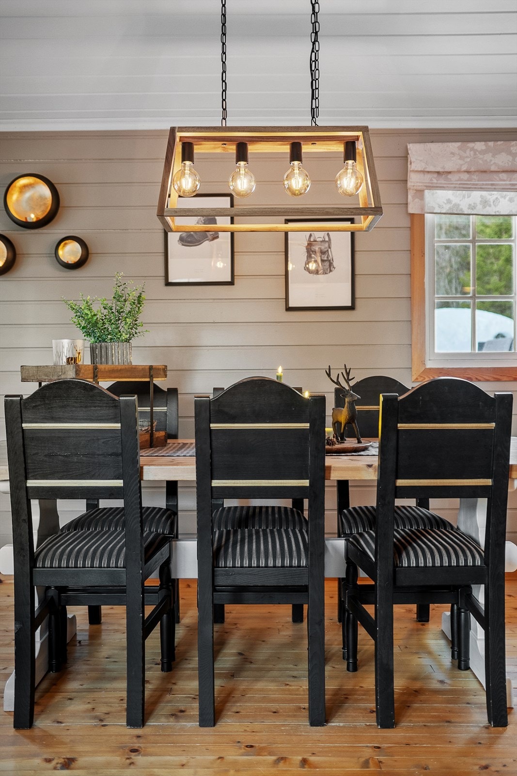 Hytta fikk mindre oppgraderinger på det elektriske anlegget i 2018, utført av Rise Elektro. Galleribilde