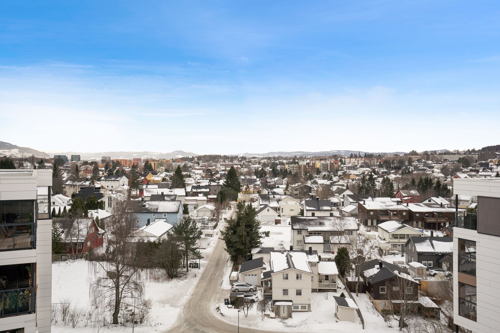 Fra balkongen med upåklagelig utsikt. Galleribilde