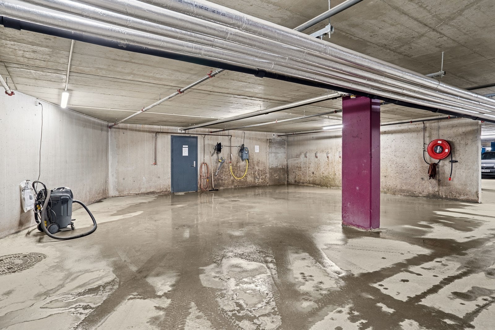 Felles bilvaskeanlegg. Galleribilde