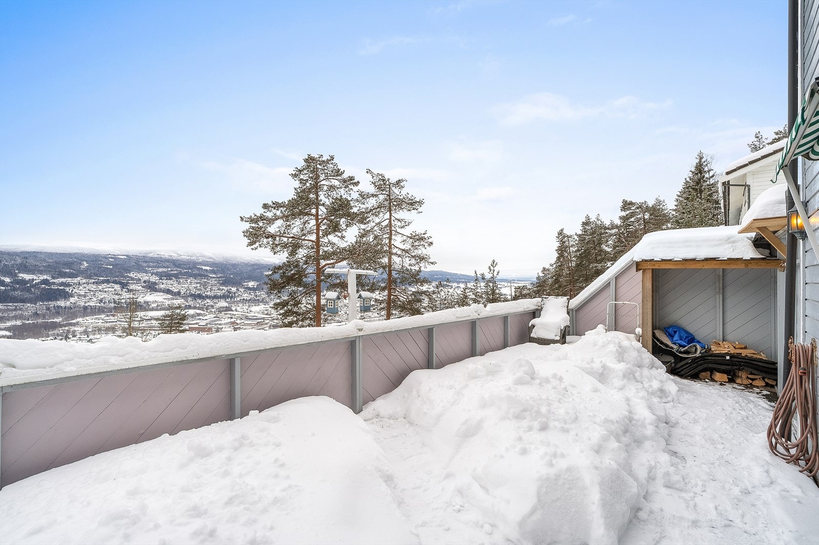Nydelige solforhold retning syd og panoramautsikt. Galleribilde
